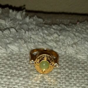 NWOT. Golden ring size 7